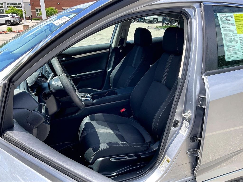 Used 2018 Silver Honda LX image 10