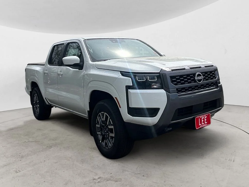 New 2026 Glacier White Nissan SV image 7