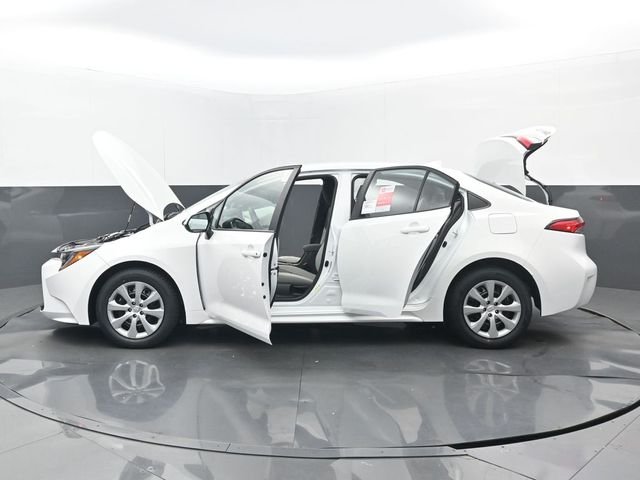 New 2026 Ice Cap Toyota LE image 31