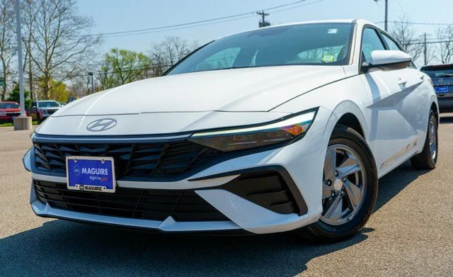 2024 Hyundai Elantra SE