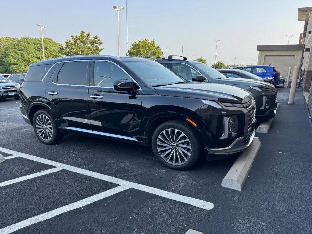 Used 2025 Black Hyundai Calligraphy image 2