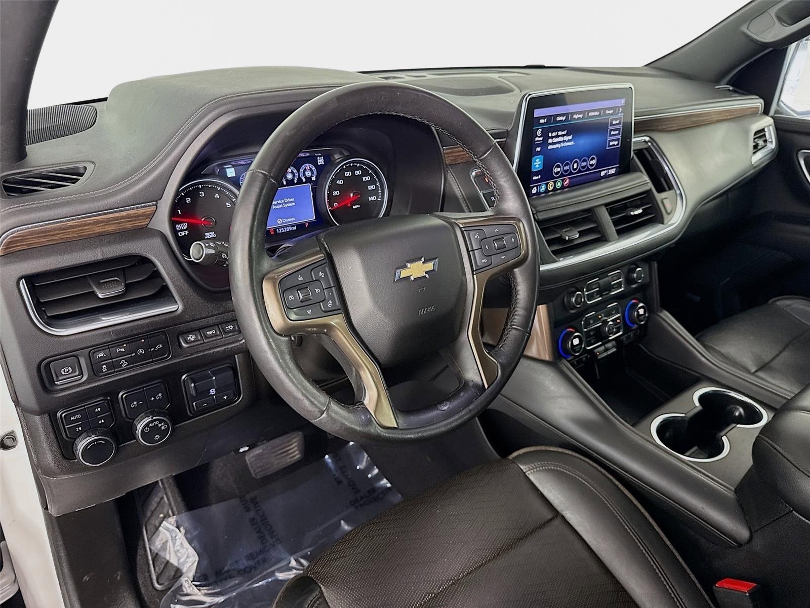 Used 2021 Iridescent Pearl Tricoat Chevrolet High Country image 9