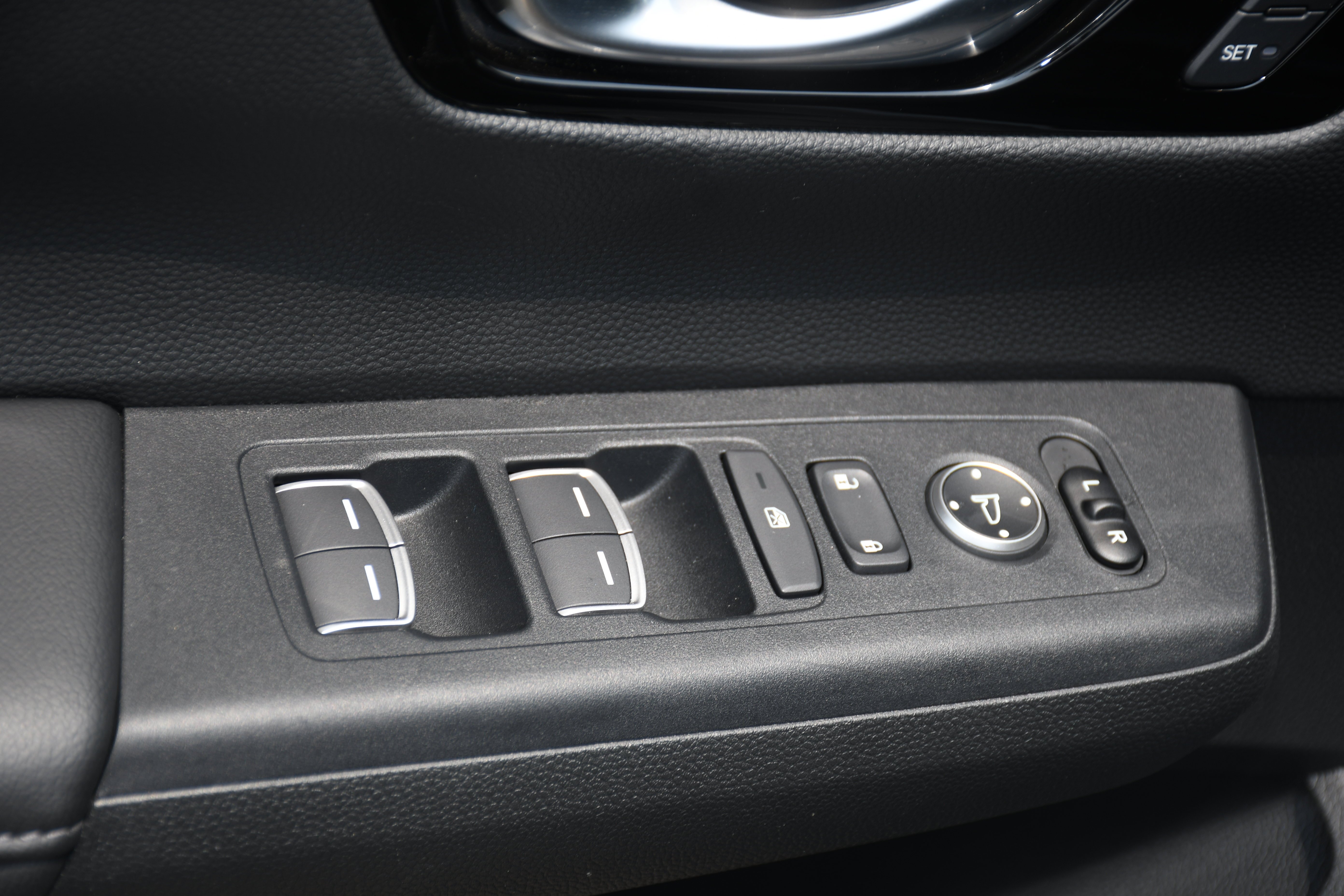 Used 2025  Honda EX-L image 11