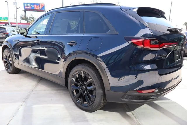 2026 Mazda CX-90 Premium Package - Photo 6