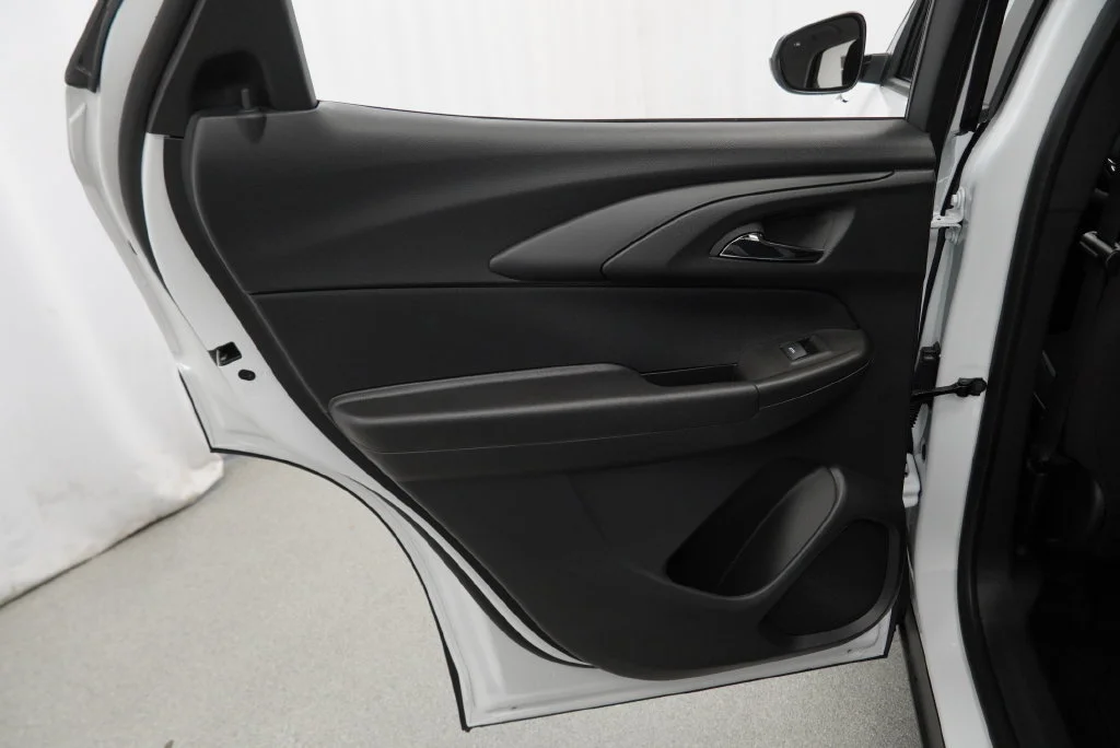 New 2026 Summit White Chevrolet LT image 32