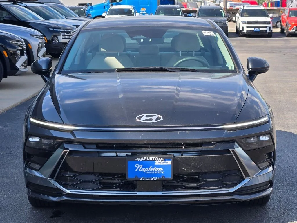 Used 2025 Gray Hyundai SEL image 2