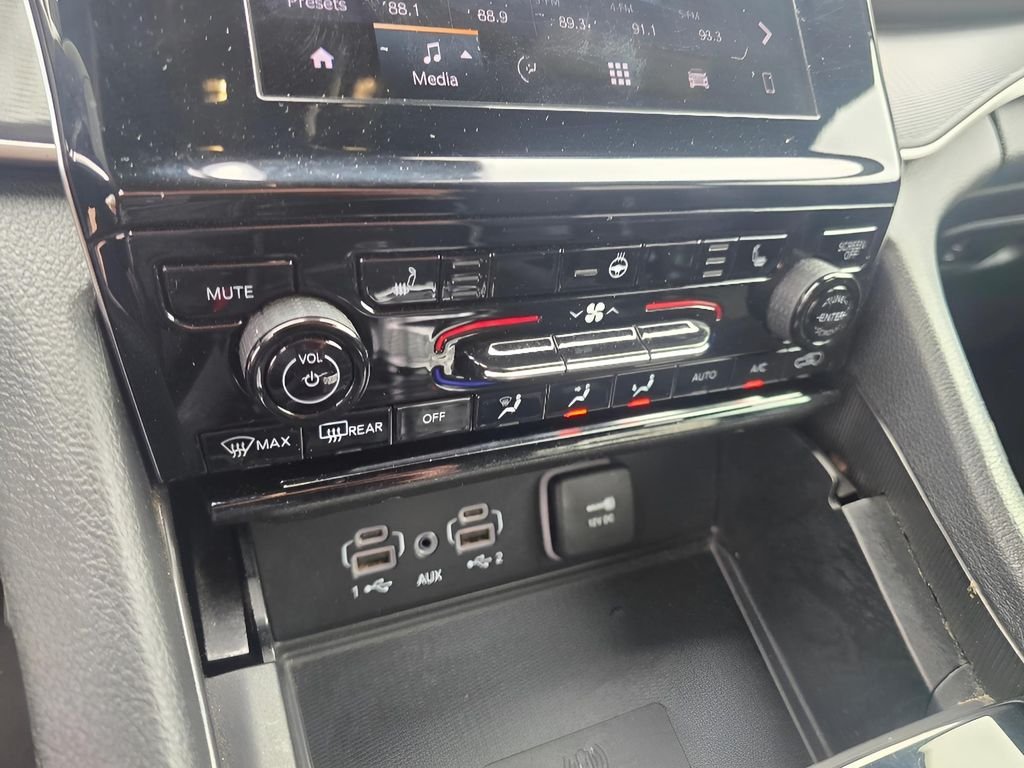 Used 2024 Velvet Red Pearlcoat Jeep Altitude image 17