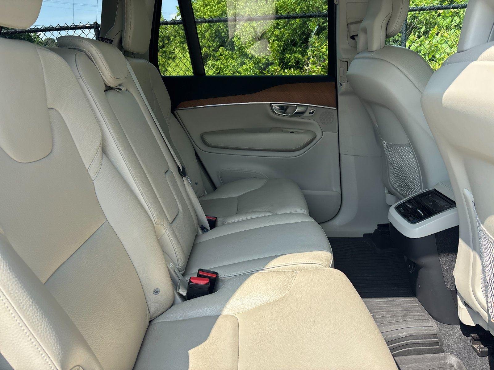 Used 2021 Crystal White Metallic Volvo Momentum image 38