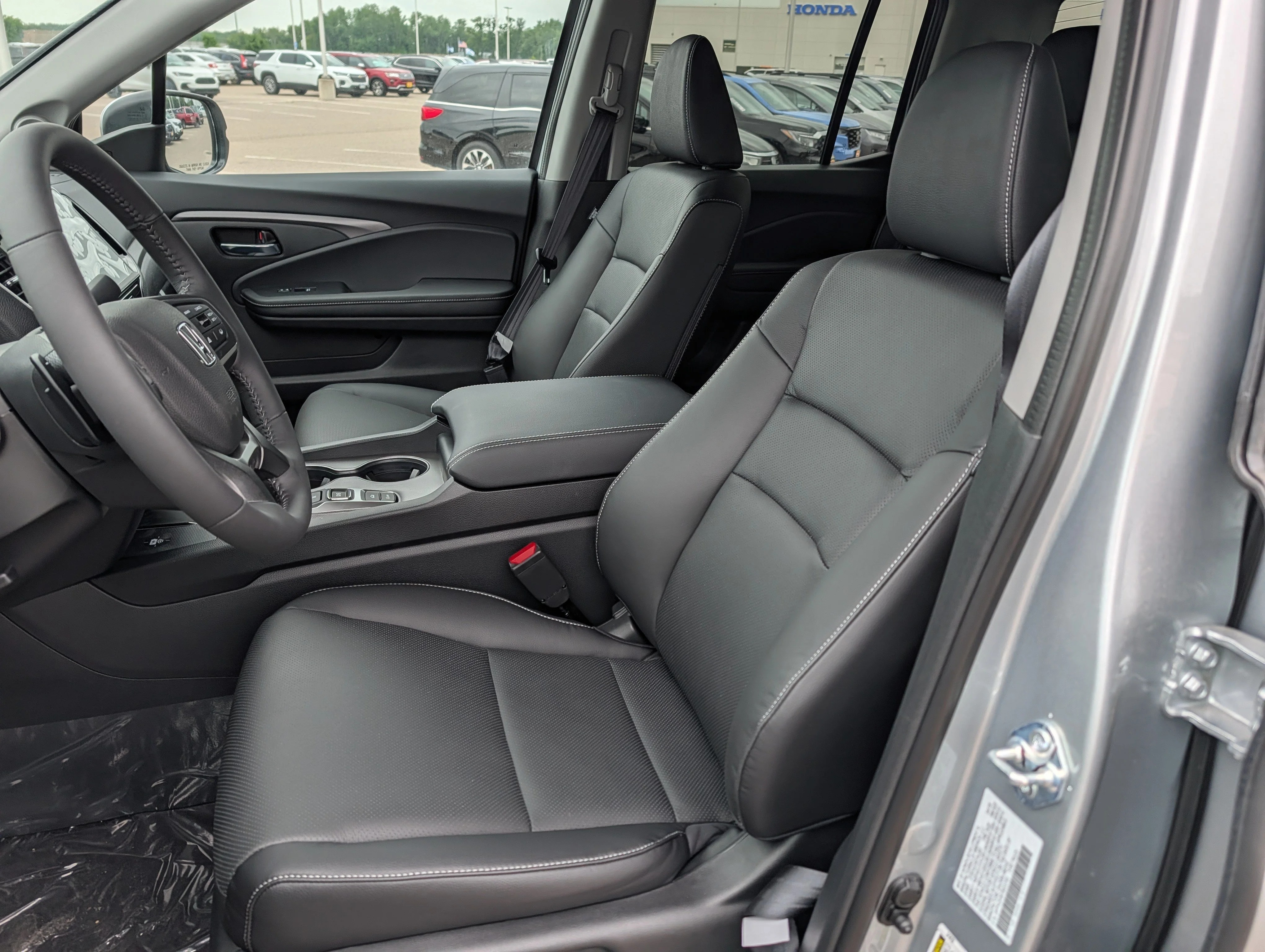 New 2026 Solar Silver Metallic Honda RTL image 5