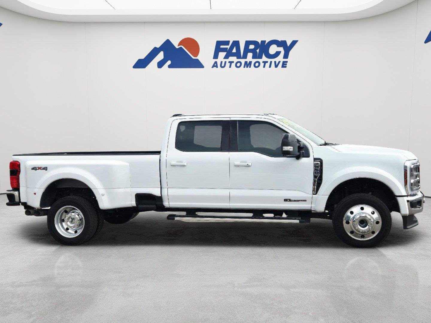 Used 2025 Oxford White Ford LARIAT image 4
