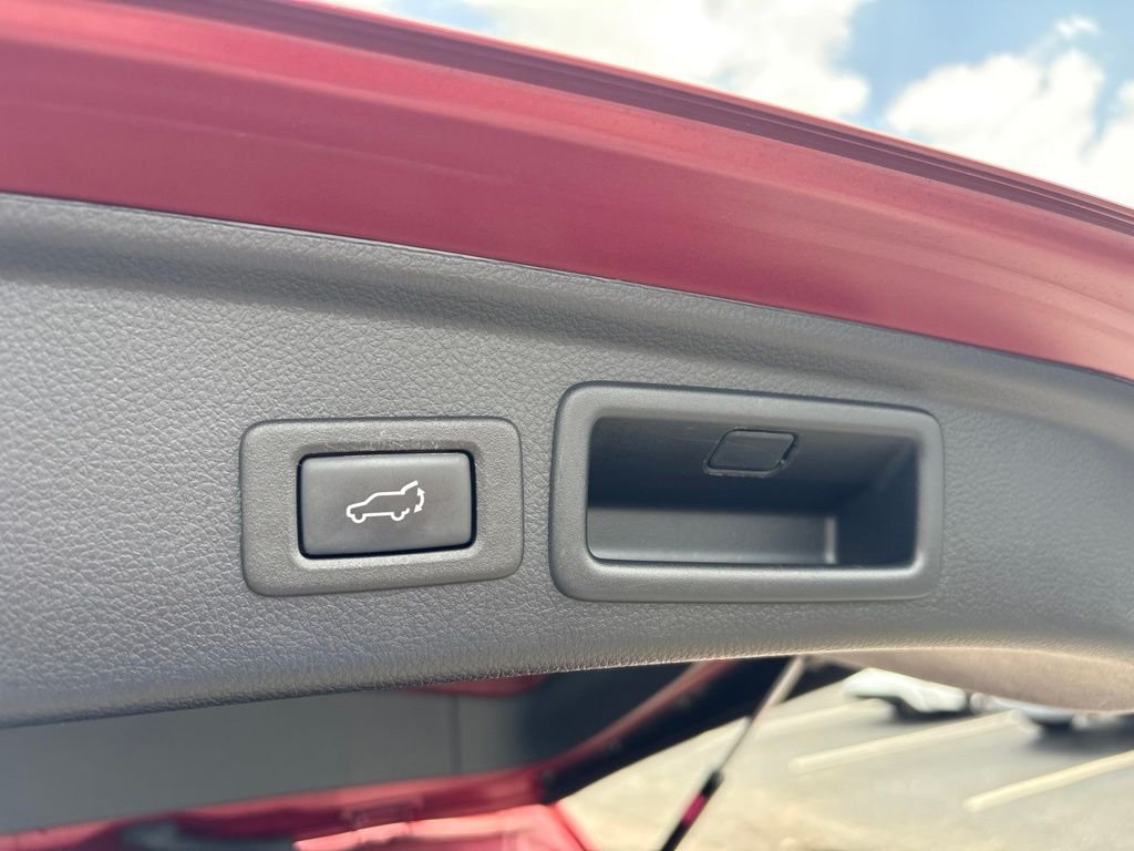 Used 2018 Red Subaru 2.5i Touring image 17