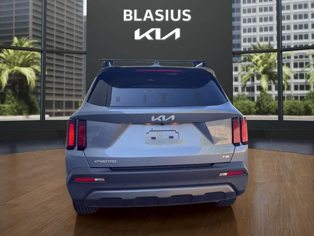 Used 2023 Silver Kia X-Line S image 4
