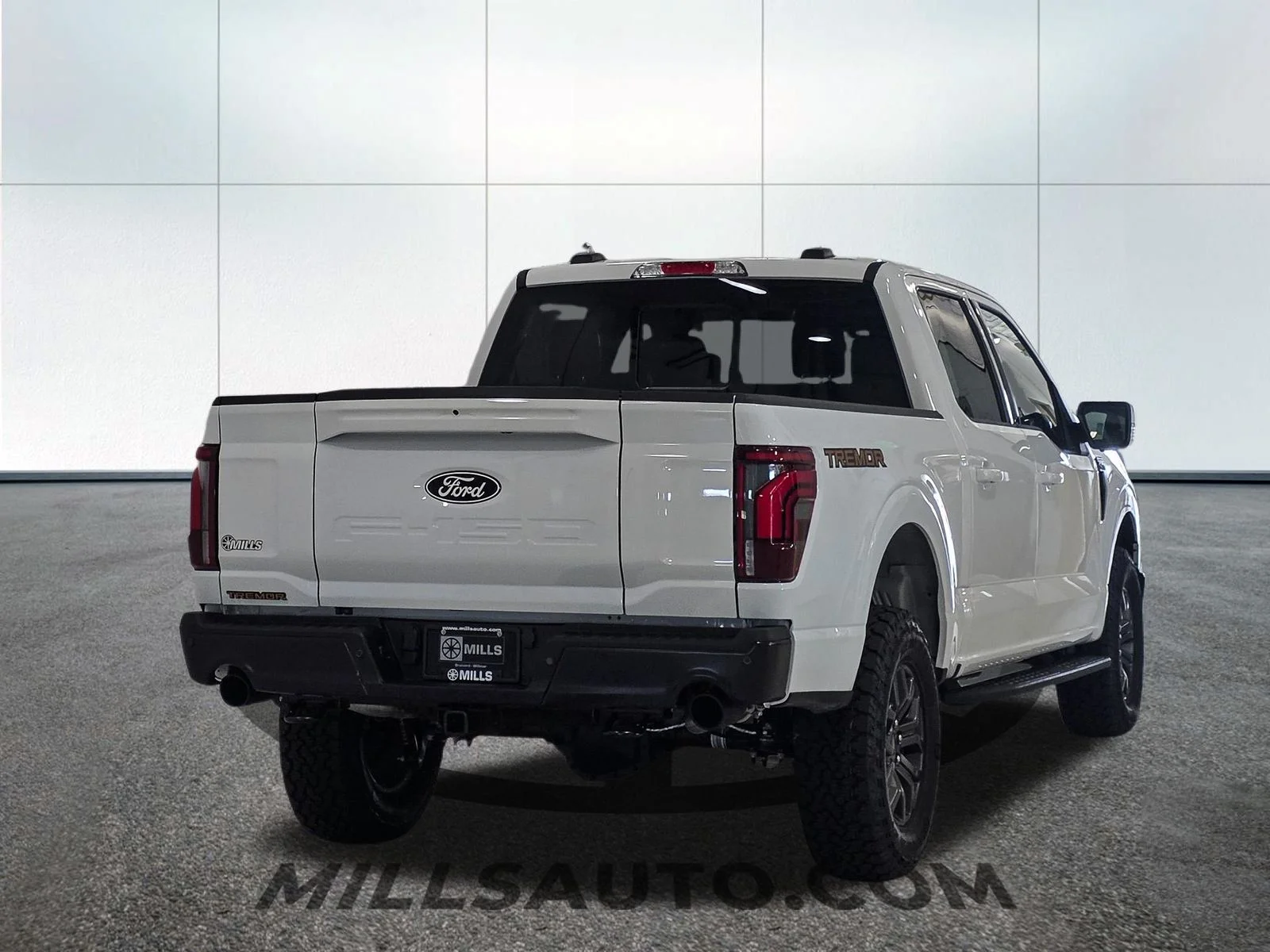 New 2025 Oxford White Ford Tremor® image 7