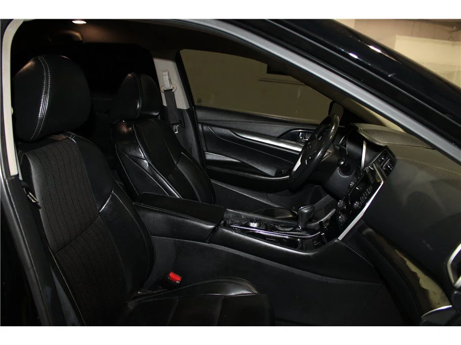Used 2021 Super Black Nissan SV image 24