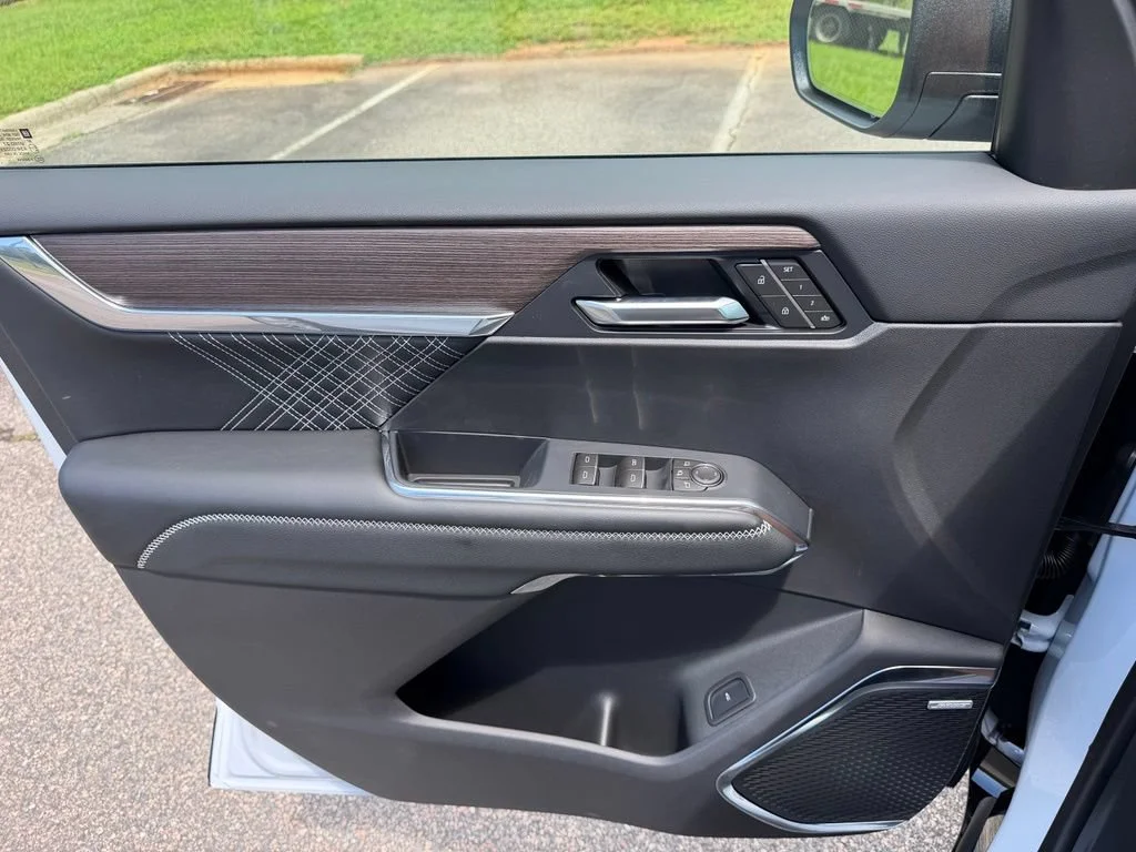 2026 GMC Acadia Denali - Photo 16