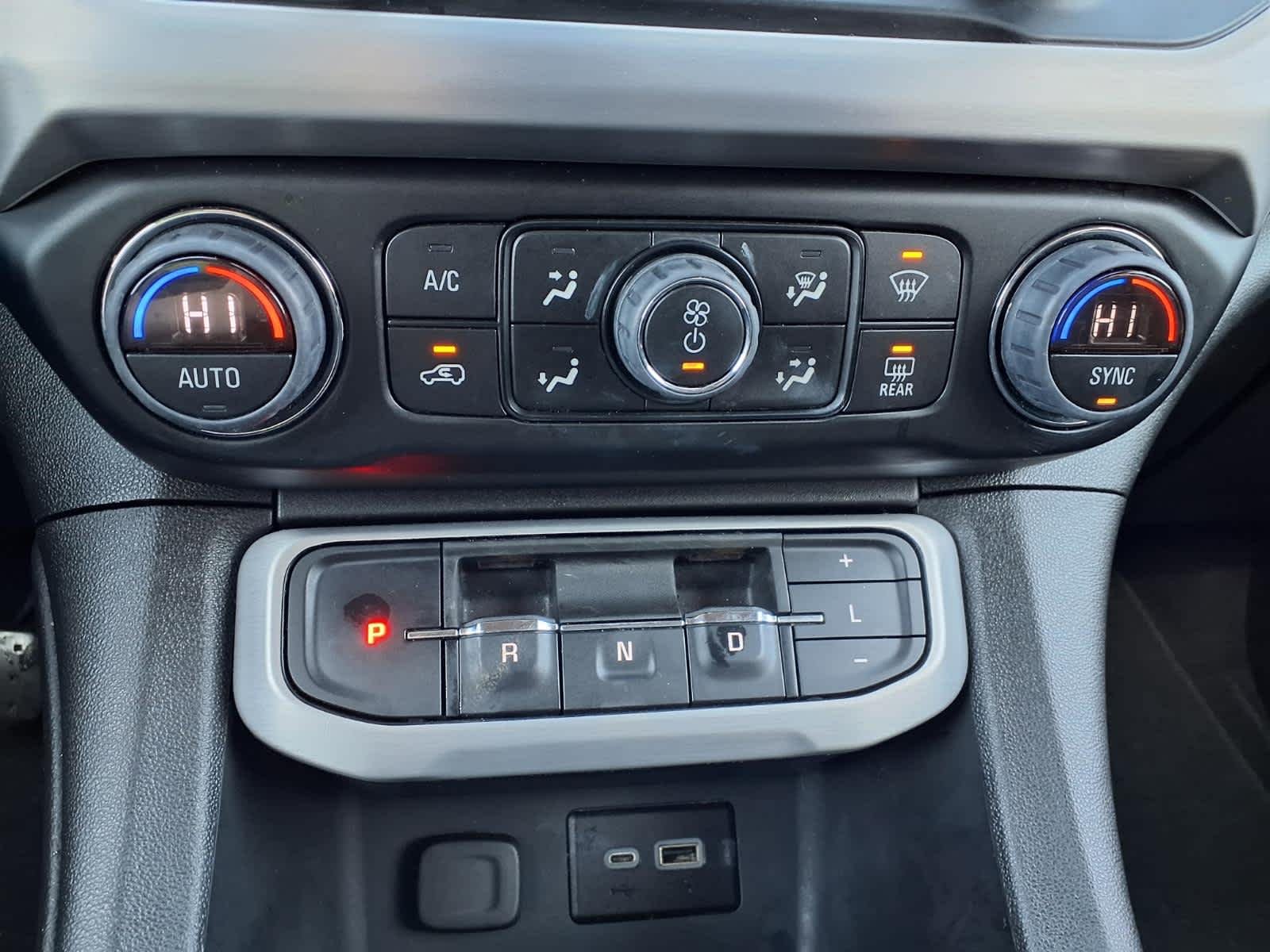 2023 GMC Acadia SLE - Photo 17