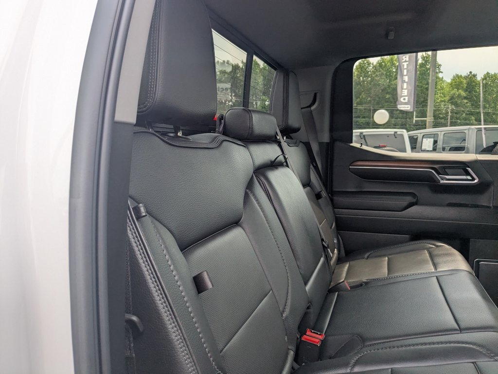Used 2025 White Frost Tricoat GMC Denali image 27