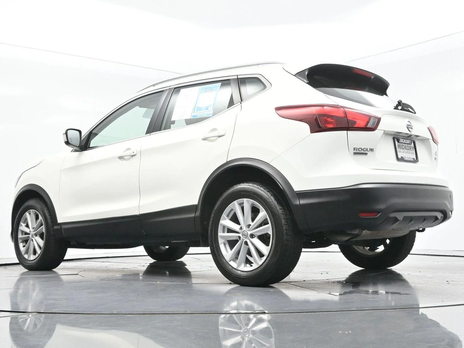 Used 2017 Glacier White Nissan SV image 47