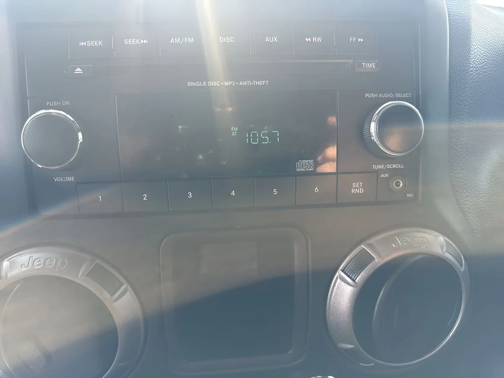 Used 2018 Gray Jeep Sport image 17