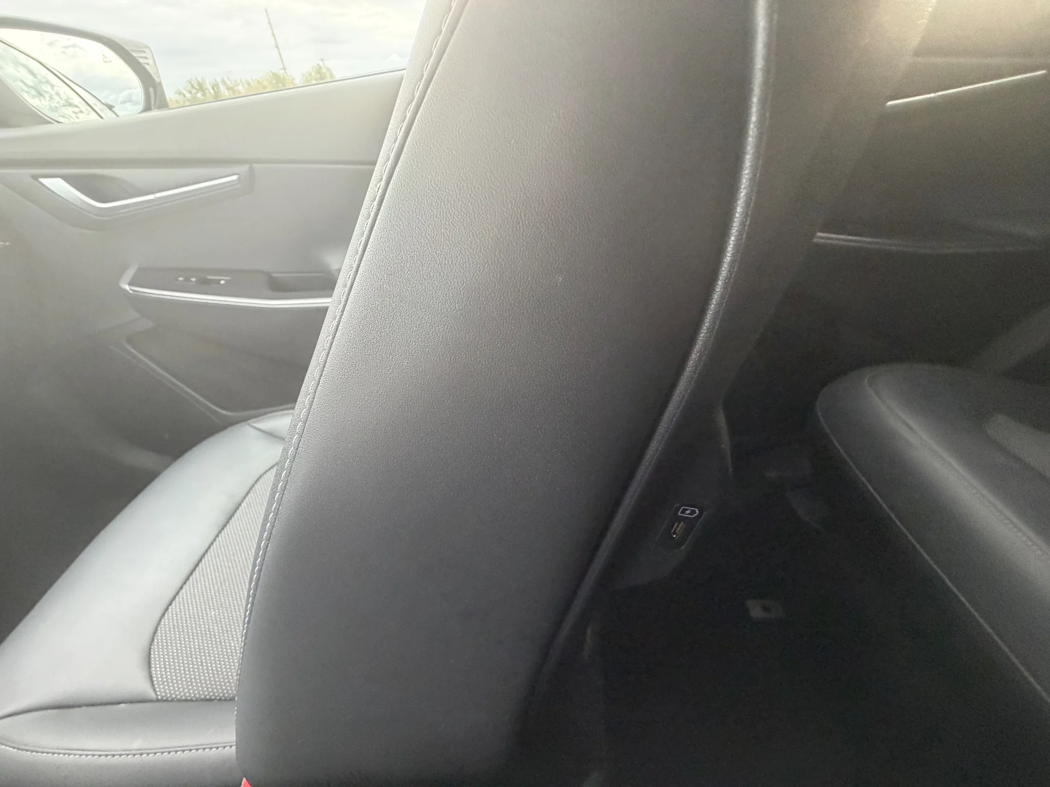 Used 2024 Glacier Kia Light Long Range image 25