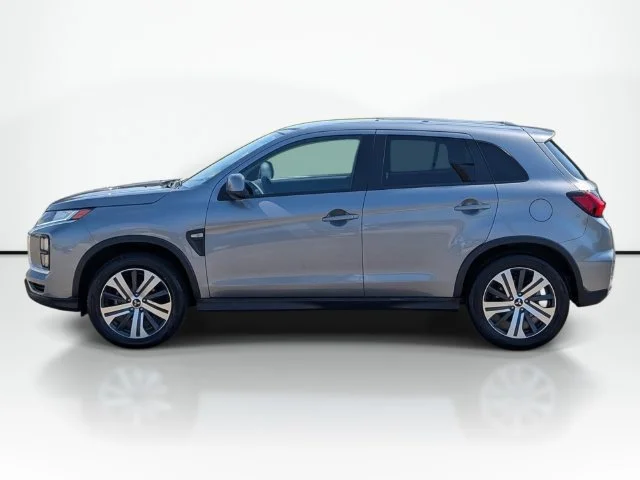 Used 2024 Silver Mitsubishi S image 12