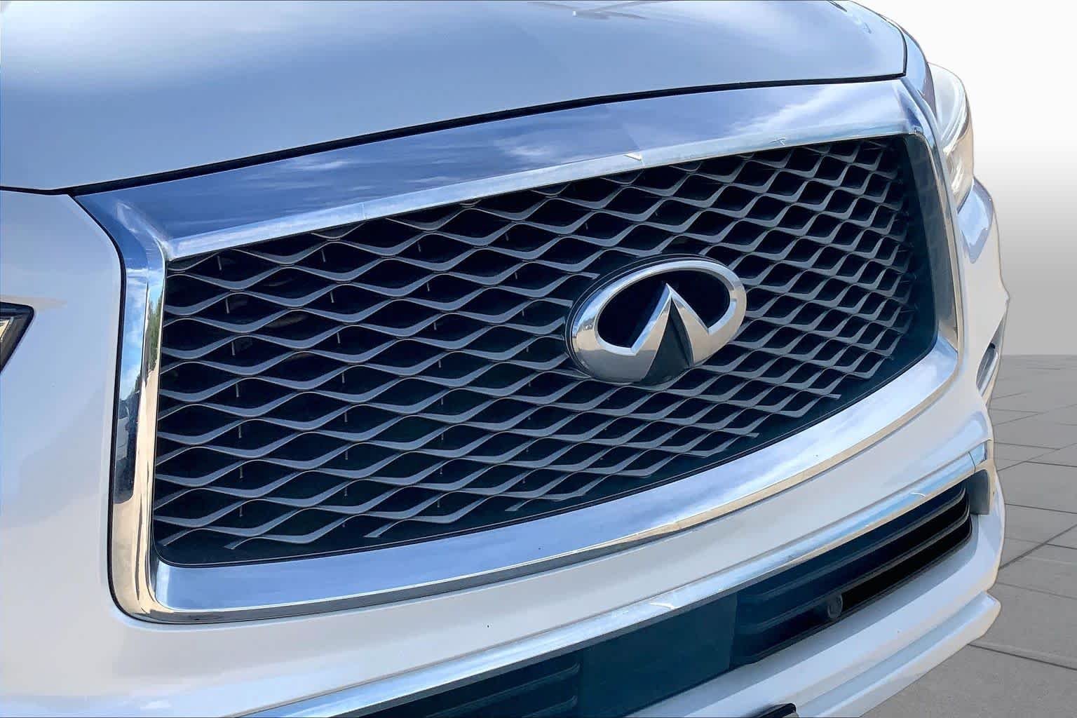 Used 2019 Moonstone White INFINITI LUXE image 30