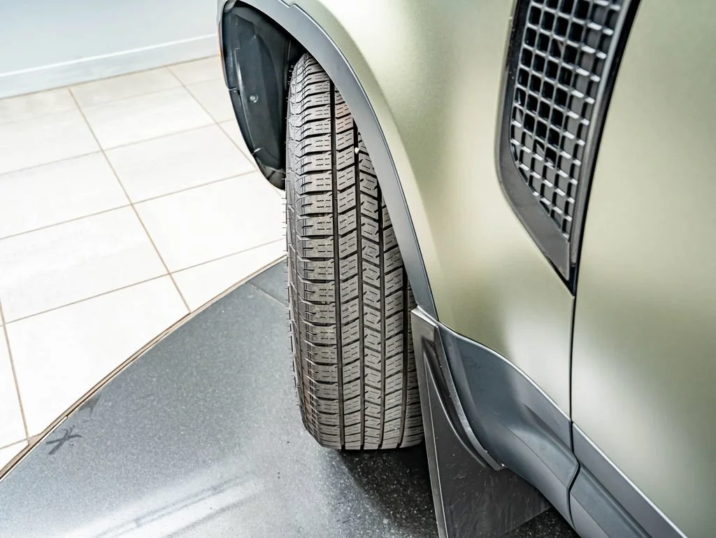Used 2023 Pangea Green Metallic Land Rover S image 41