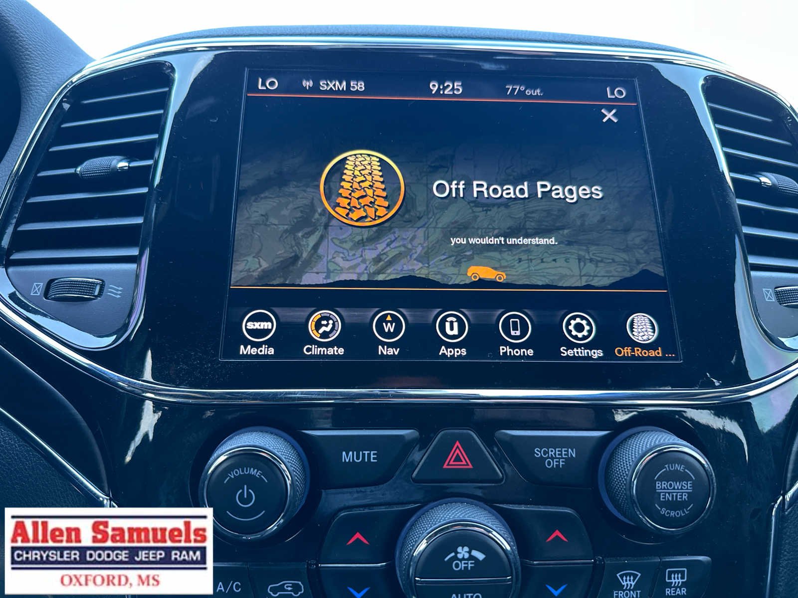 Used 2022 Bright White Clearcoat Jeep Limited image 29