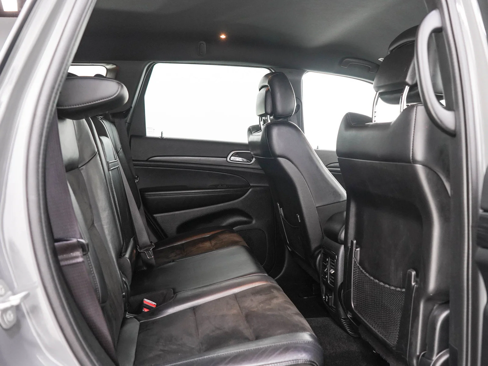 Used 2022 Sting-Gray Clearcoat Jeep Laredo X image 14