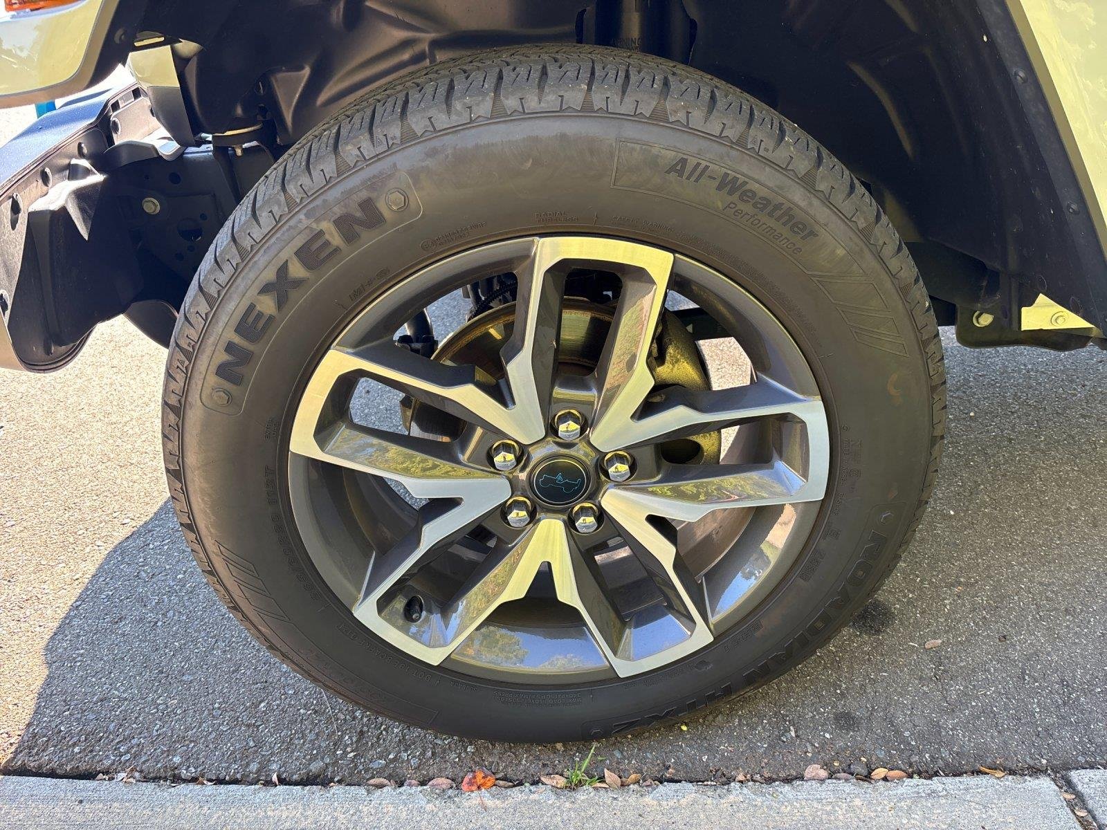 Used 2024 Bright White Clearcoat Jeep Sport S image 9