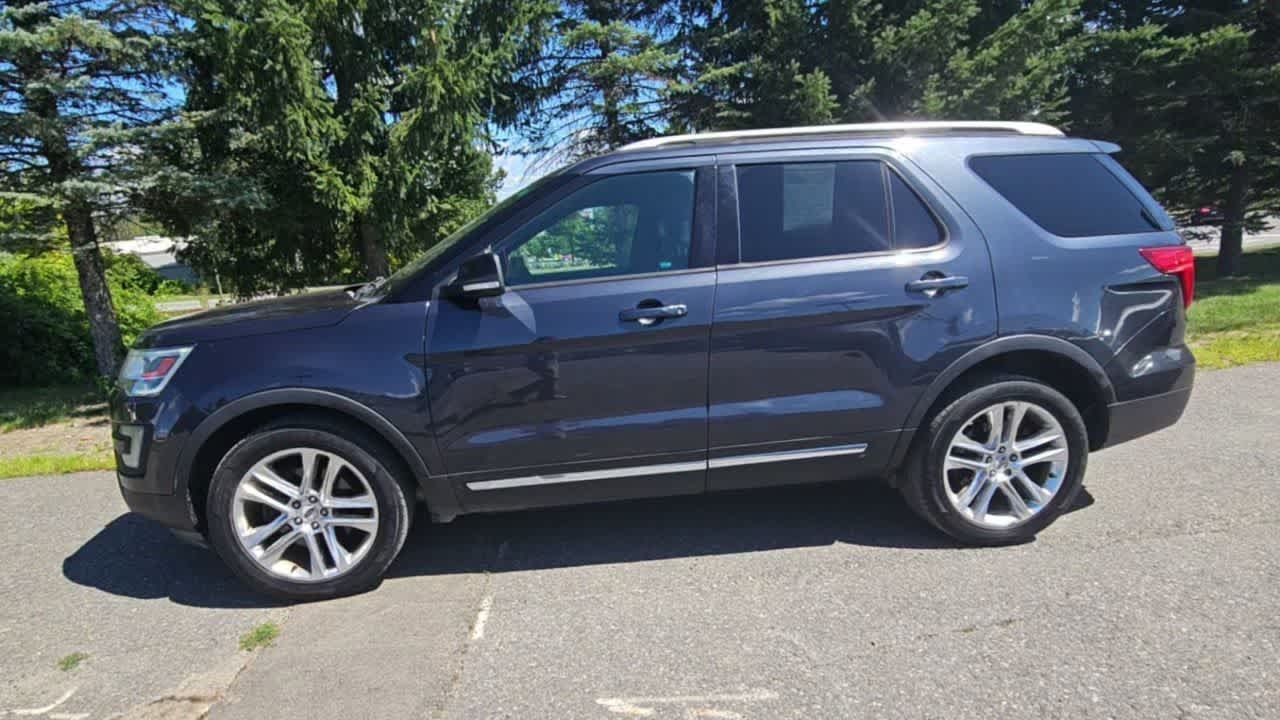 Used 2017 Smoked Quartz Metallic Tinted Clearcoat Ford XLT image 5