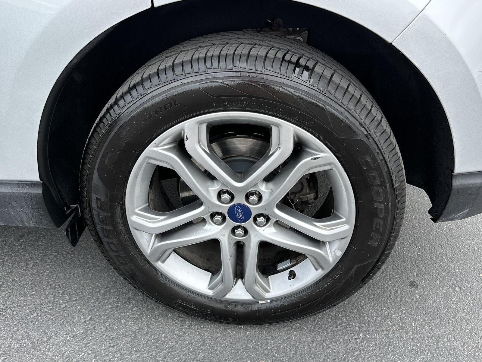 Used 2015 Silver Ford Titanium image 14