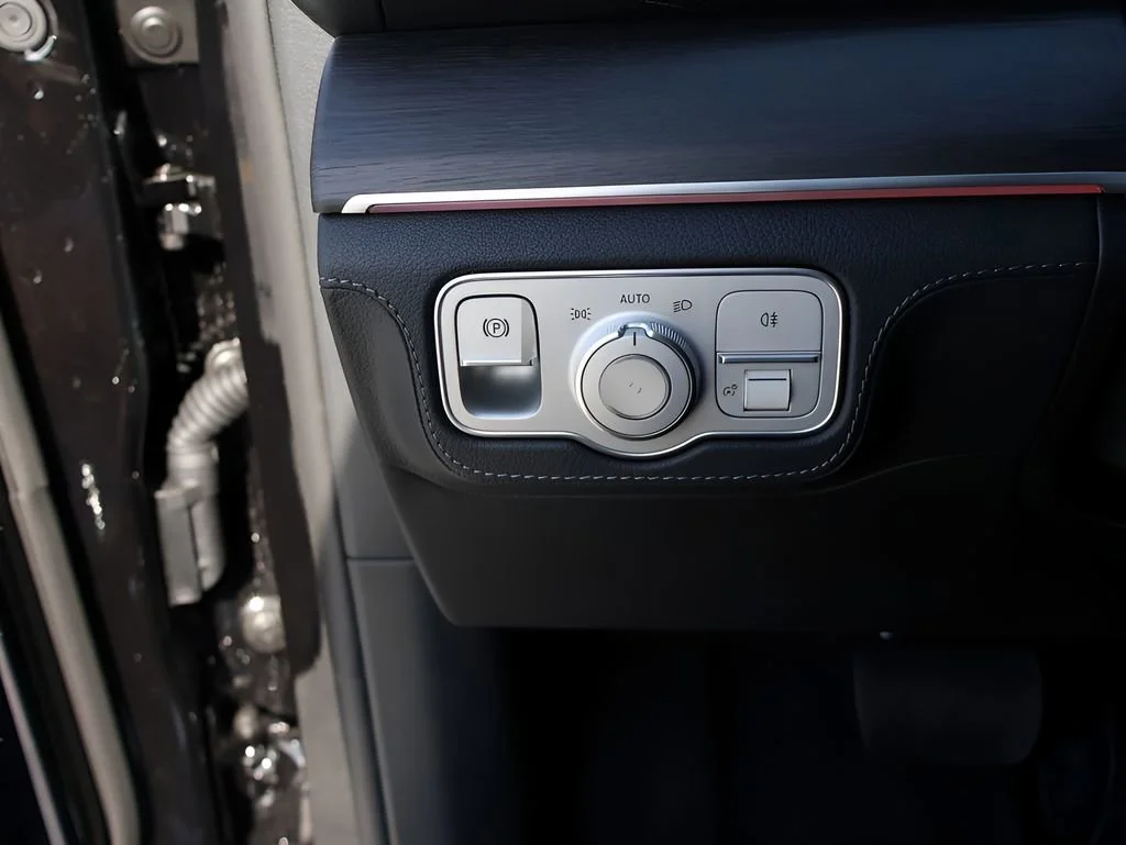 New 2026 Obsidian Black Metallic Mercedes-Benz GLE 580 image 75