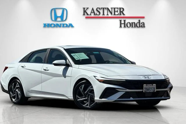 2025 Hyundai Elantra 2.0 SEL Convenience IVT's photo