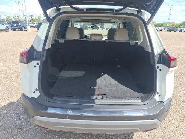 Used 2023 White Nissan SV image 15