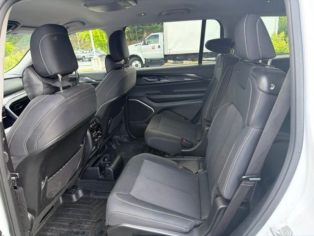 Used 2022 White Jeep Laredo image 15