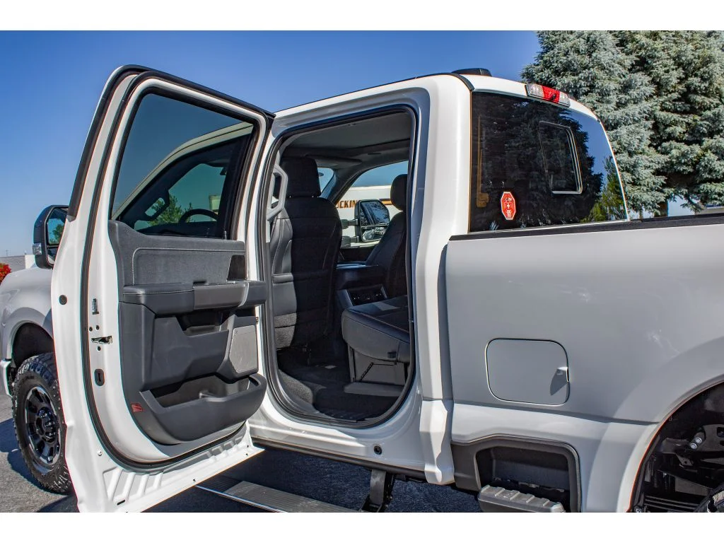 New 2026 Star White Metallic Tri-Coat Ford LARIAT image 15