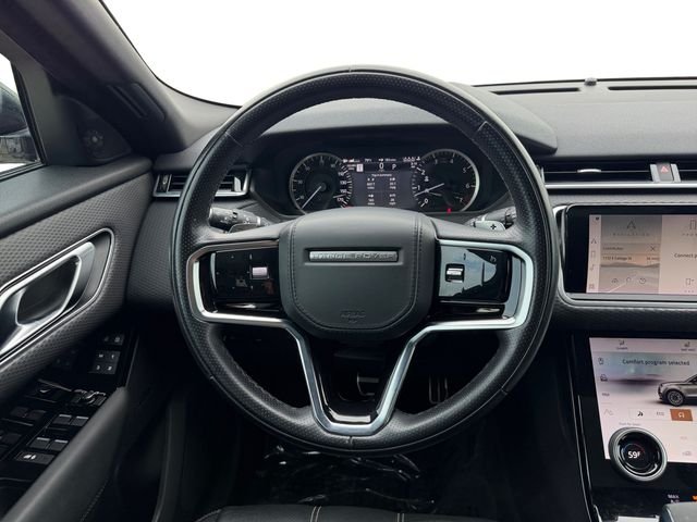 Used 2023 White Land Rover R-Dynamic S MHEV image 13