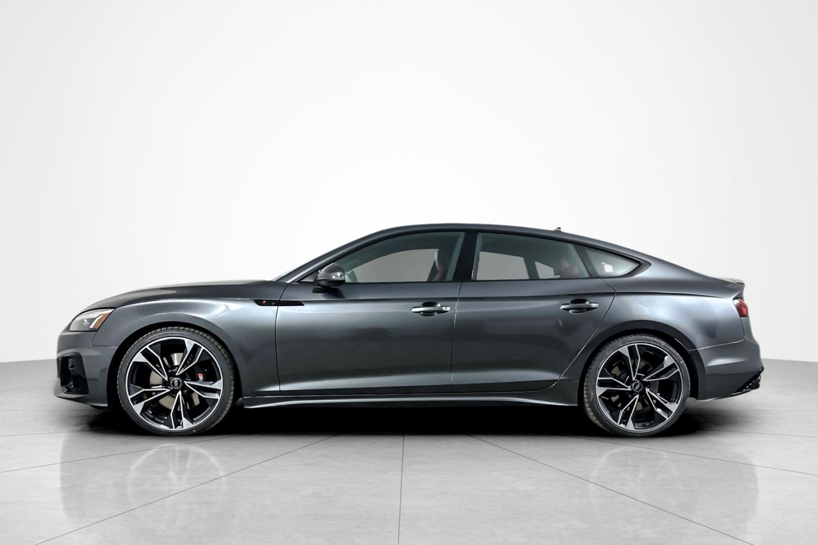 Used 2025 Daytona Gray Pearl Effect Audi Premium Plus 3.0 TFSI quattro image 2