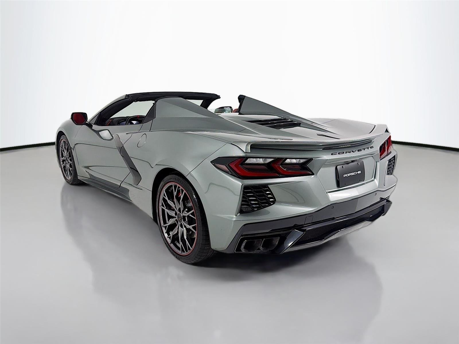 Used 2024 Hypersonic Gray Metallic Chevrolet 2LT image 9