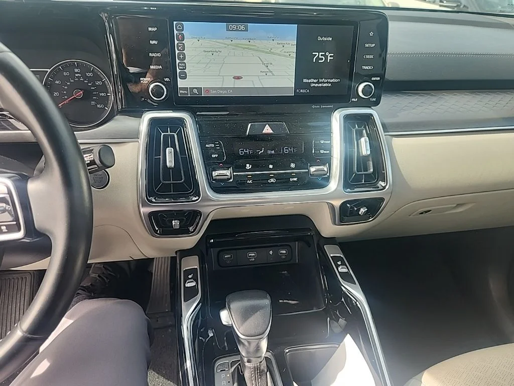 Used 2021 Silver Kia SX image 24
