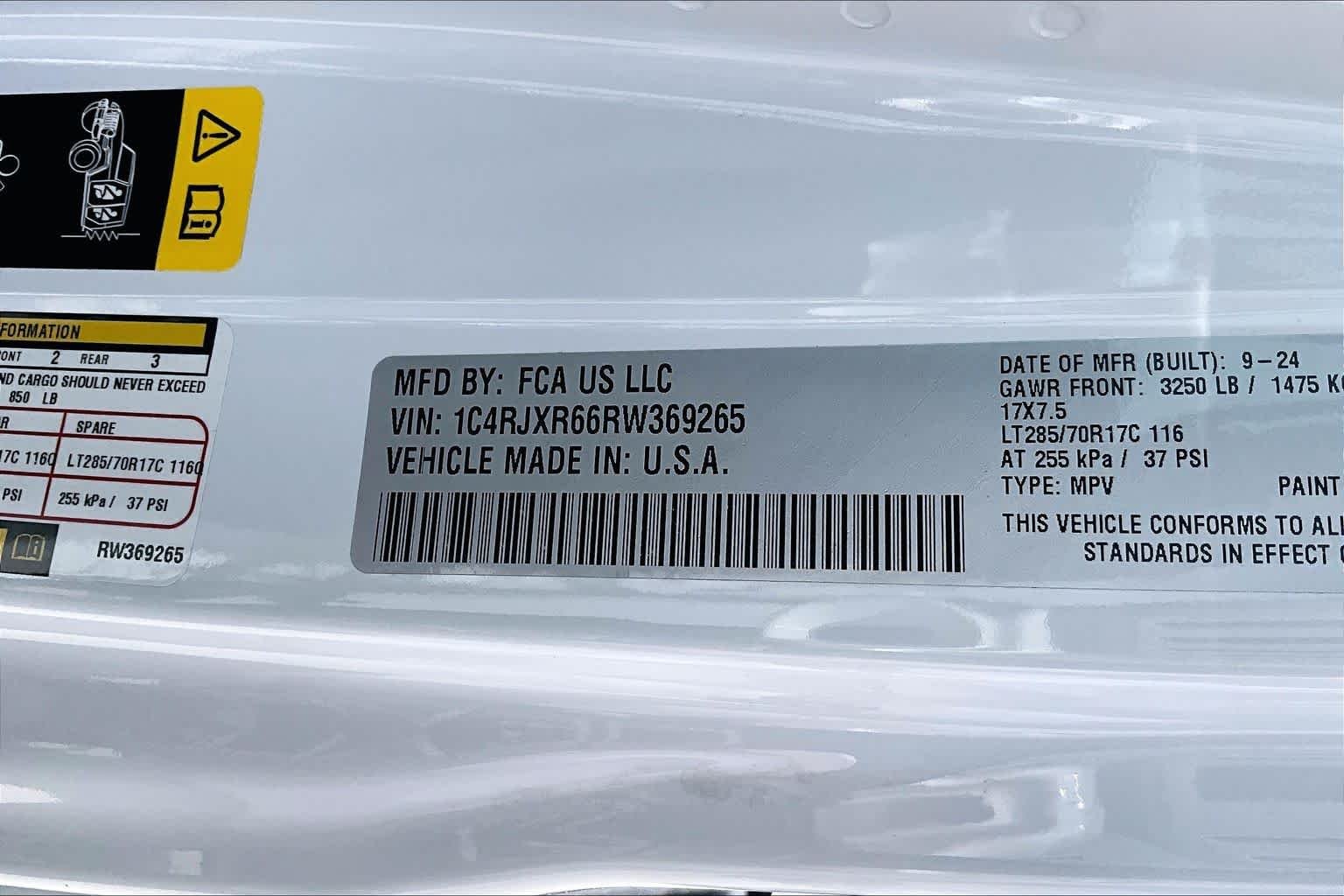 Used 2024 Bright White Clearcoat Jeep Rubicon image 35