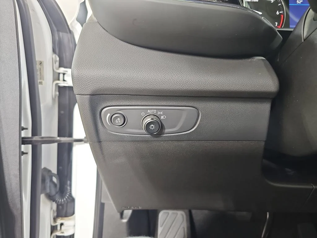 Used 2023 White Buick Preferred image 31