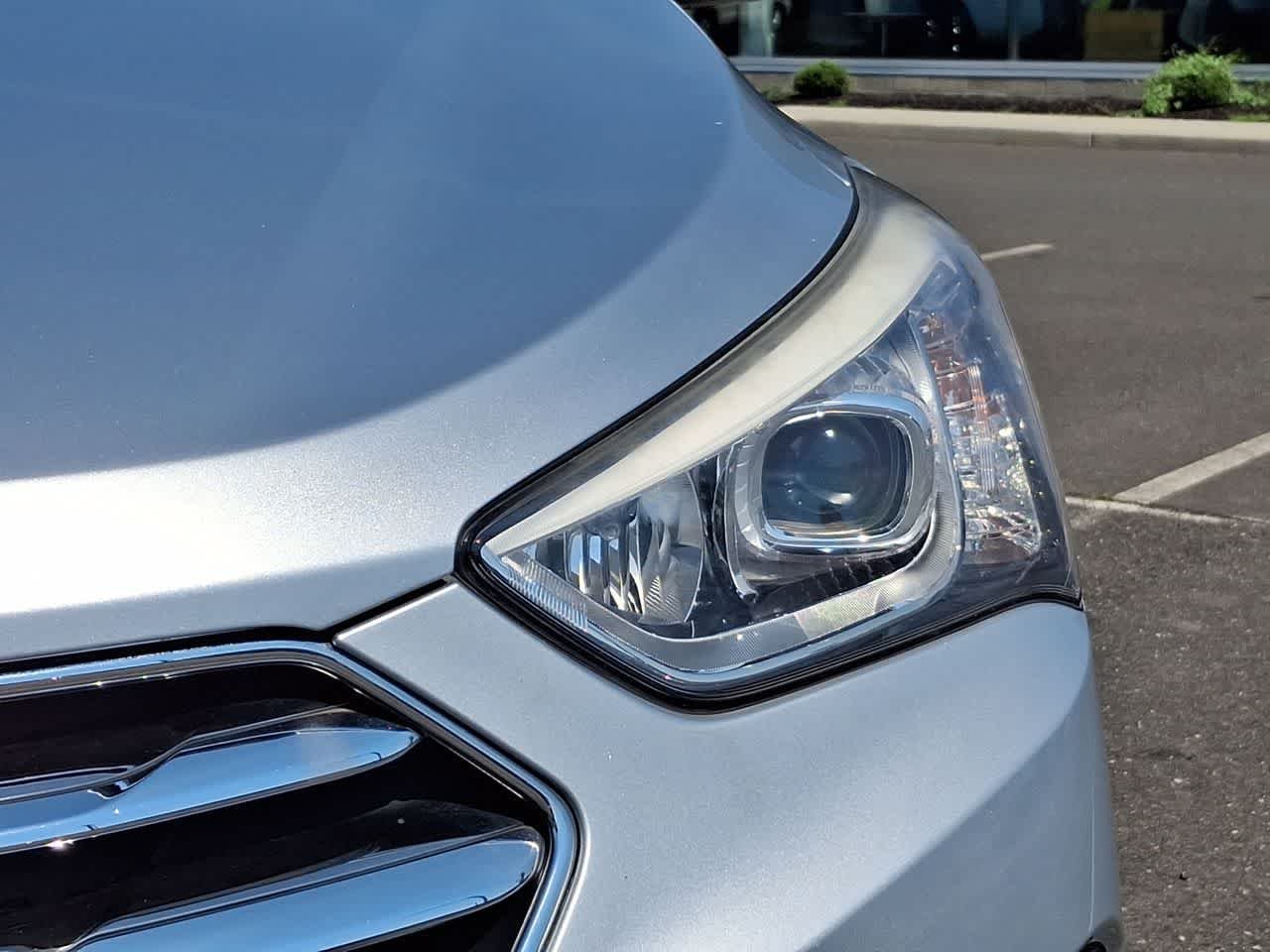 Used 2016 Circuit Silver Hyundai SE image 30