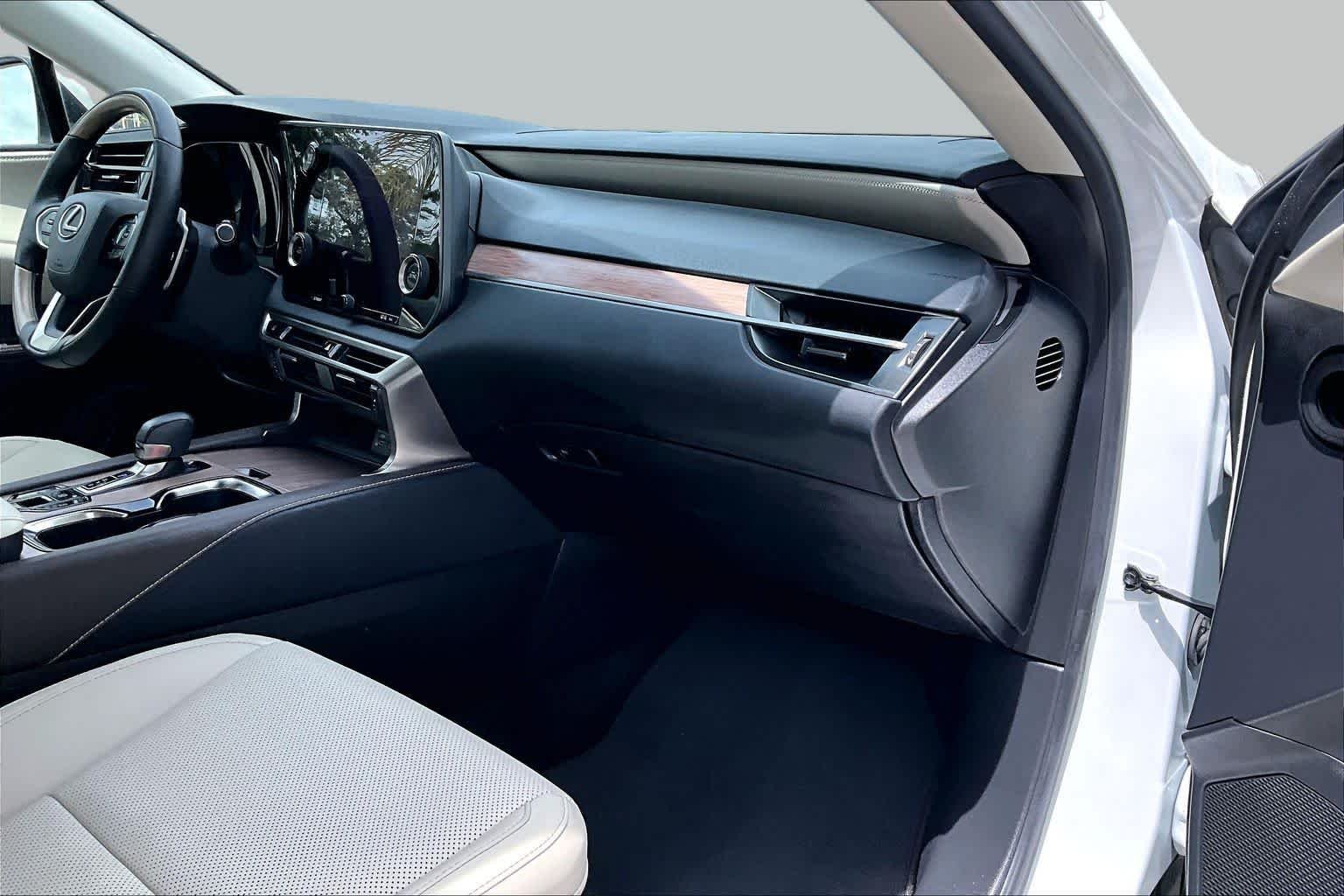 Used 2023 Eminent White Pearl Lexus Premium image 19