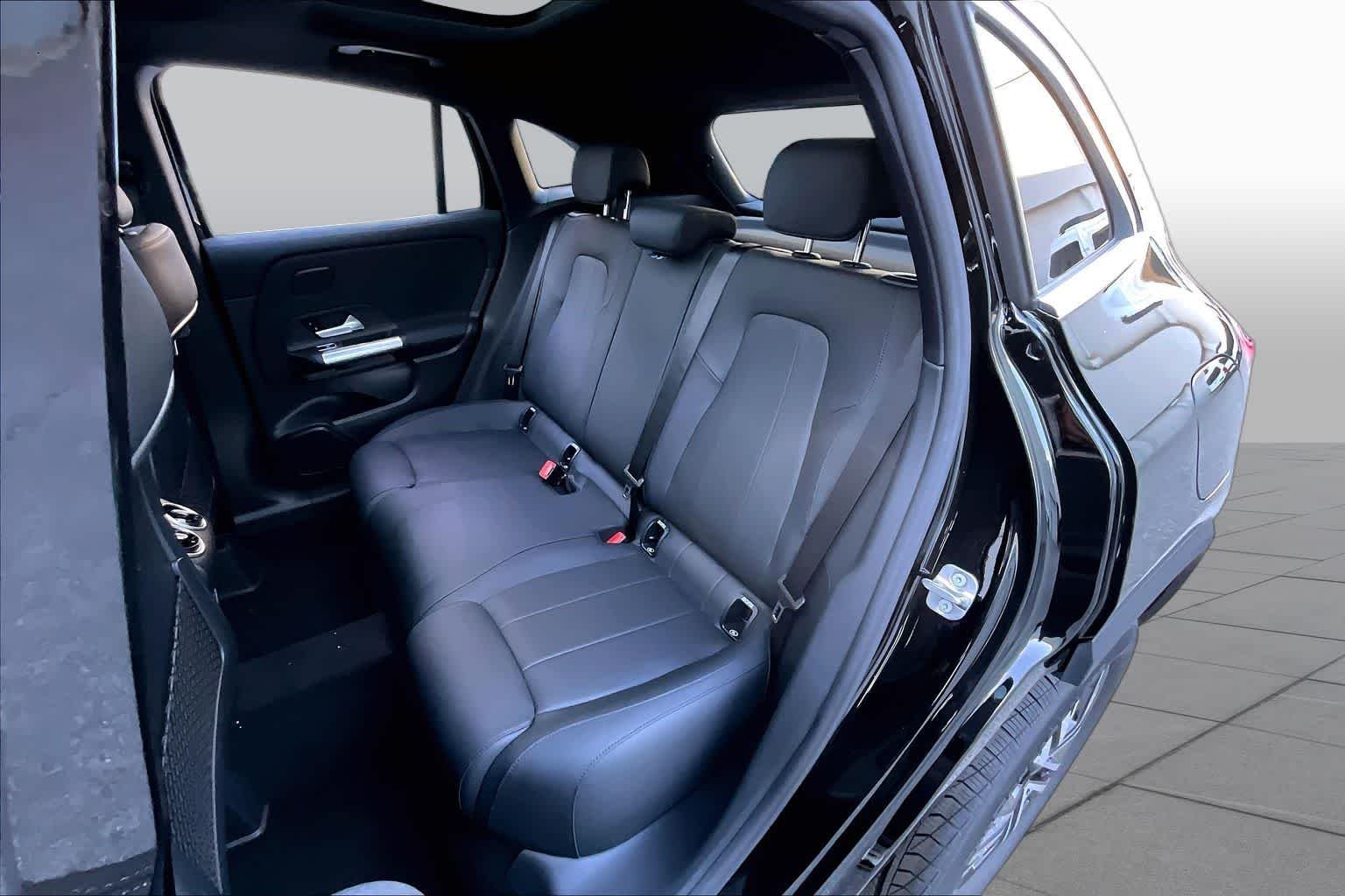Used 2026 Night Black Mercedes-Benz GLA 250 image 19