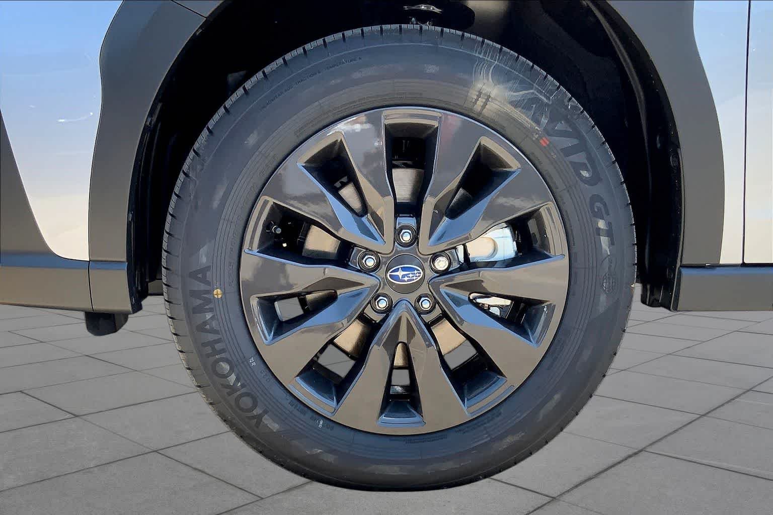 Certified Used 2025 Ice Silver Metallic Subaru Onyx Edition image 11