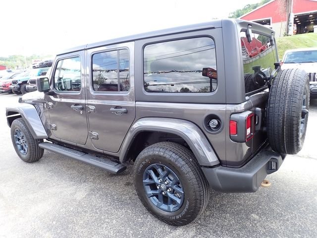 New 2026 Granite Crystal Metallic Clear-Coat Exterior Paint Jeep  image 3