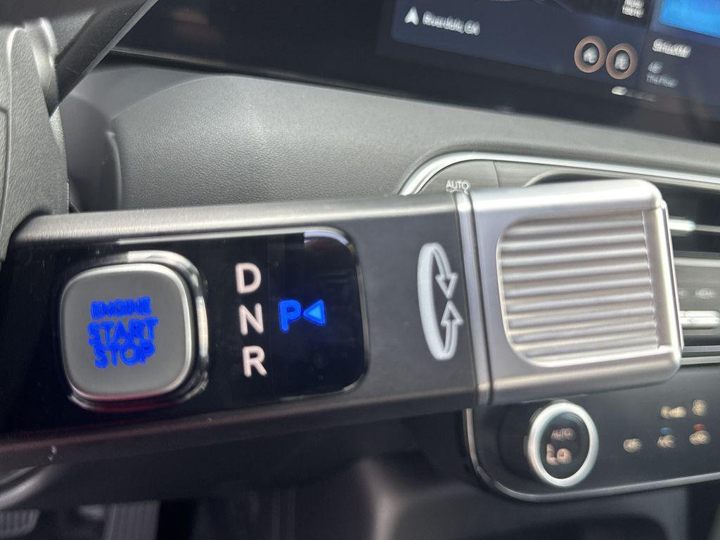 New 2026 Blue Hyundai SE FWD image 31