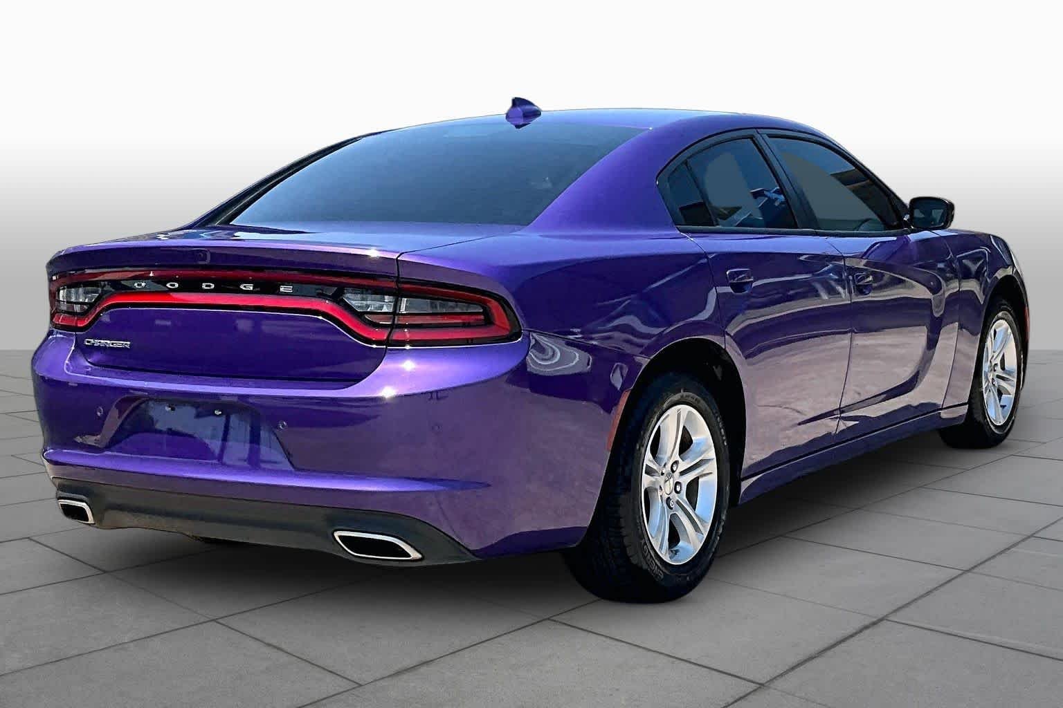 Used 2023 Plum Crazy Pearlcoat Dodge SXT image 12